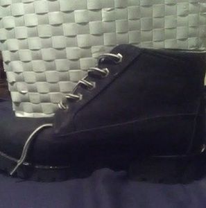 Black boots for women. Size 8